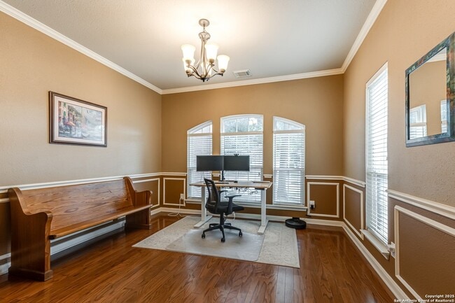 Building Photo - 2026 Thicket Trail Dr