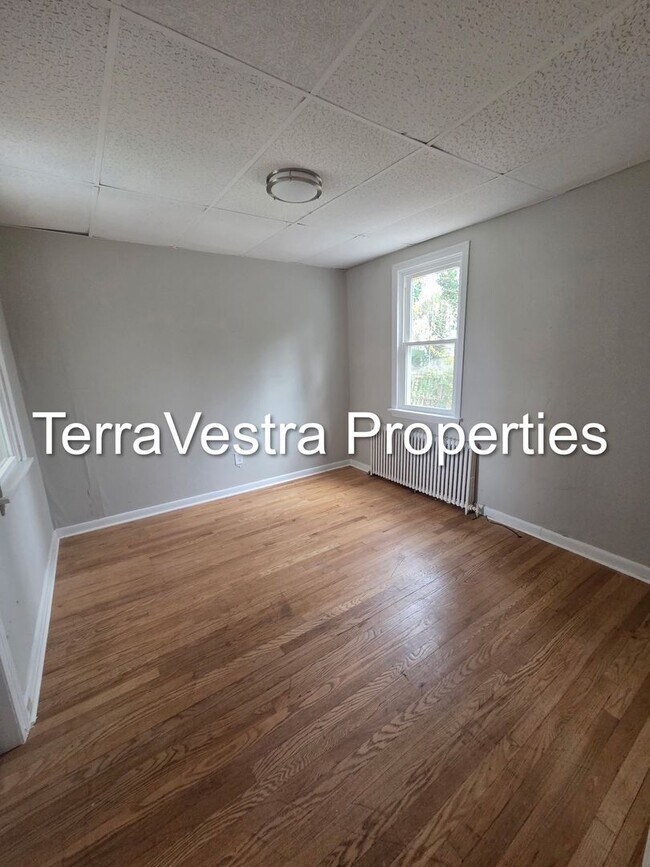 Building Photo - 31 S Myrtle St