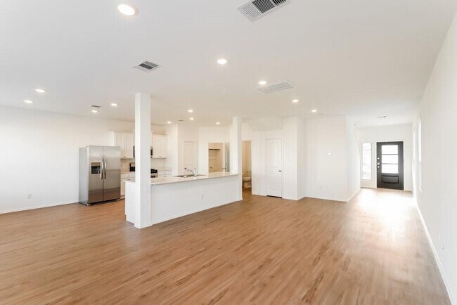 Building Photo - 1707 Fairlea Gin Path