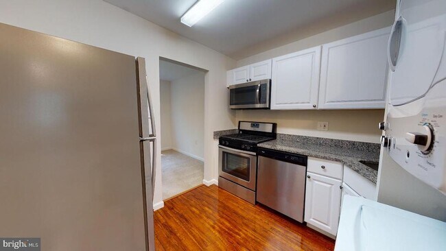 Building Photo - 1425 Northgate Square