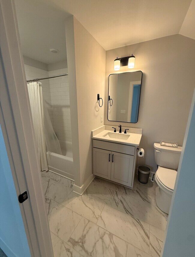 Building Photo - 9030 Headwaters Dr