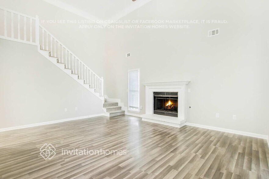 Building Photo - 4132 Maple Ln