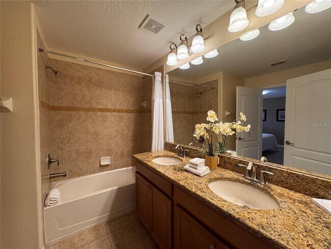 Building Photo - 3075 Beach Palm Ave