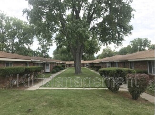 Building Photo - 6215 Jackman Rd