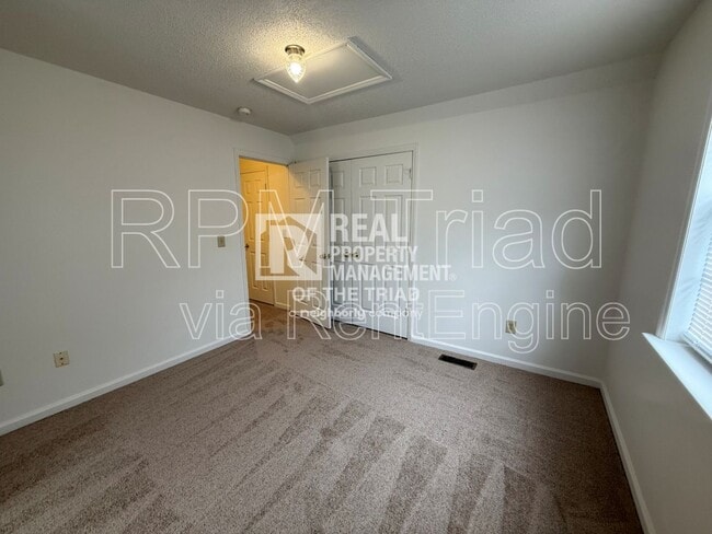 Building Photo - 1805 Cody Ave