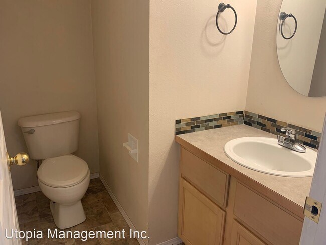 Building Photo - 3 br, 2.5 bath House - 1496 Fruitland Drive