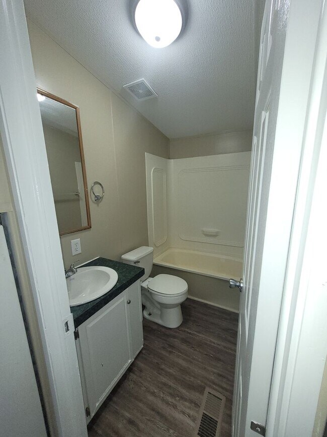 Building Photo - NOW PRE-LEASING-Accepting Applications- Elbert Co-Bowman, GA- 4 Bedroom and 2 Bathroom Manufactur...
