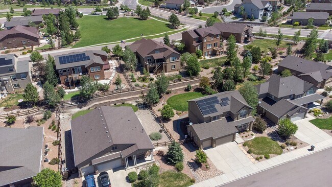Building Photo - Beautiful 6 bedroom, 3 1/2 bathroom, 3-car garage - solar panels & EV charger available NOW!