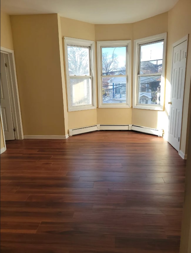 Building Photo - 422 S 7th St