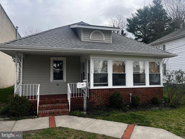 Building Photo - 125 Tilton St