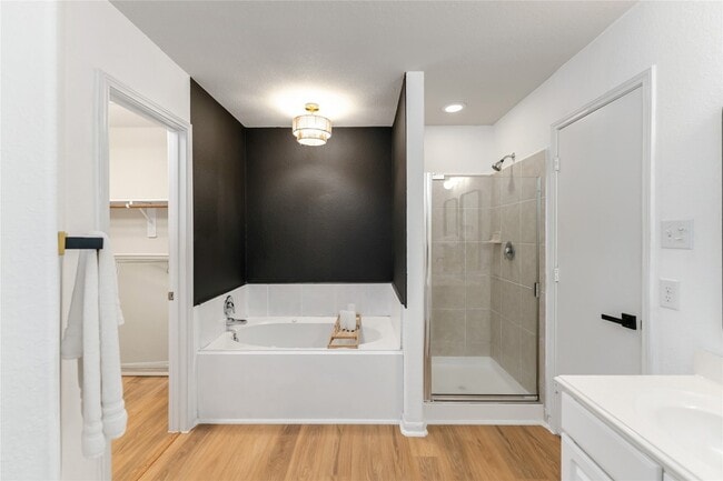 Building Photo - 16734 Warbler Dr