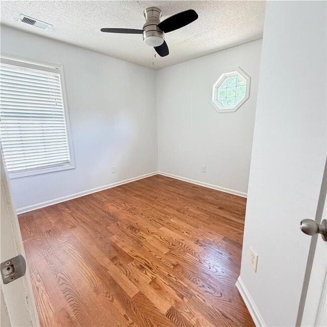 Building Photo - 153 Greystone Cir