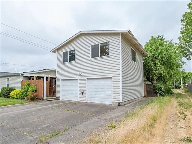 Building Photo - BEAUTEOUS HOME