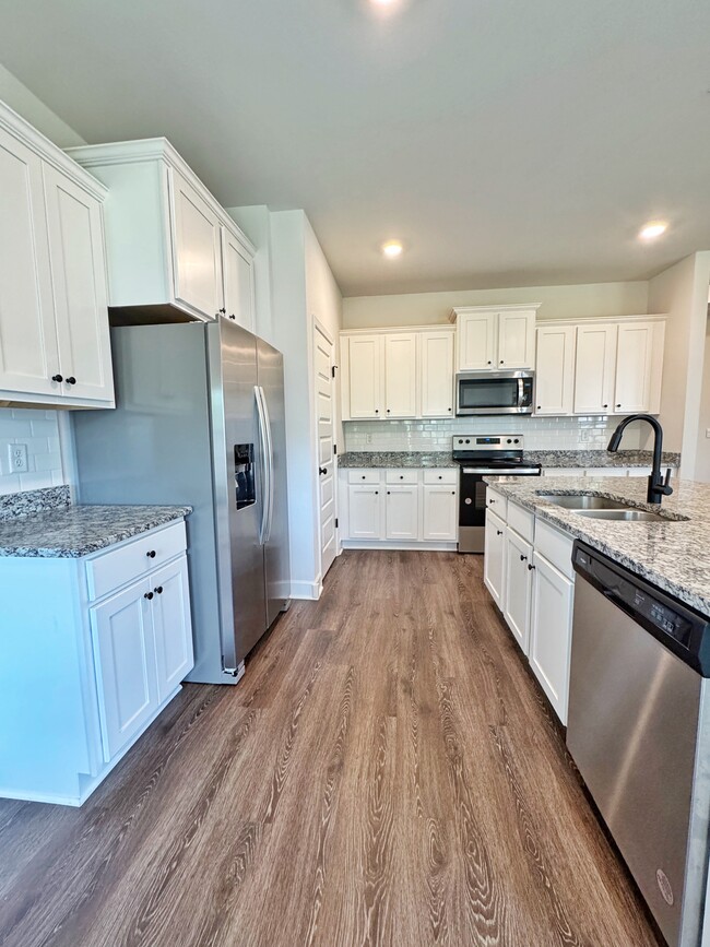 Building Photo - 3017 Dowington Dr