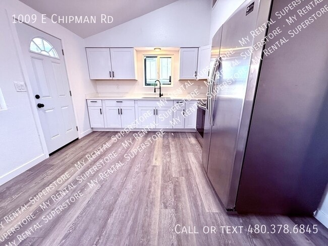 Building Photo - 1009 E Chipman Rd