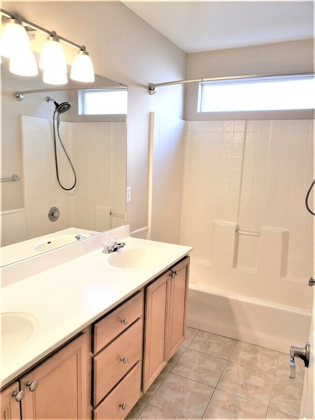 Building Photo - 478 Elizabeth Day Cove