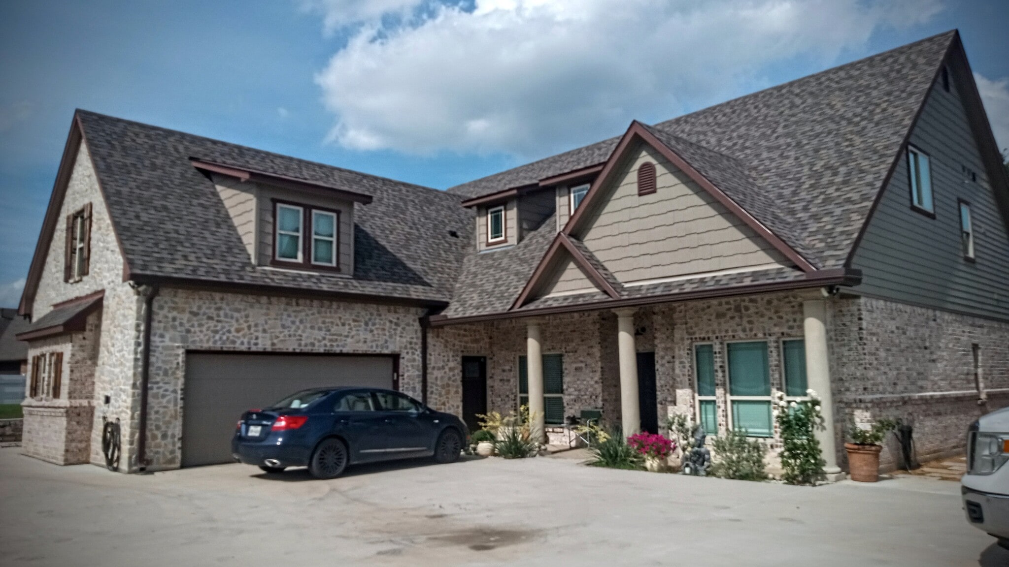 Home exterior - 400 Lakeview Blvd
