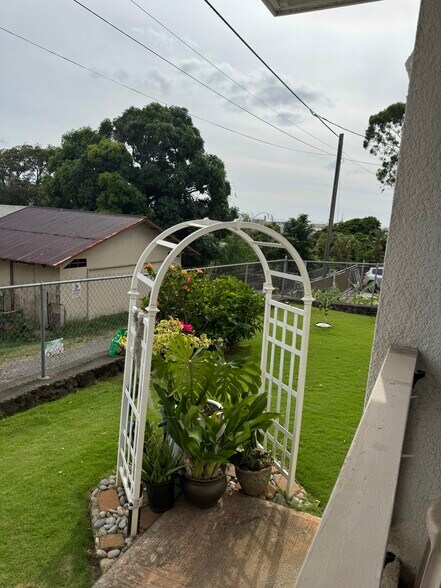 Building Photo - 947 Laki Rd