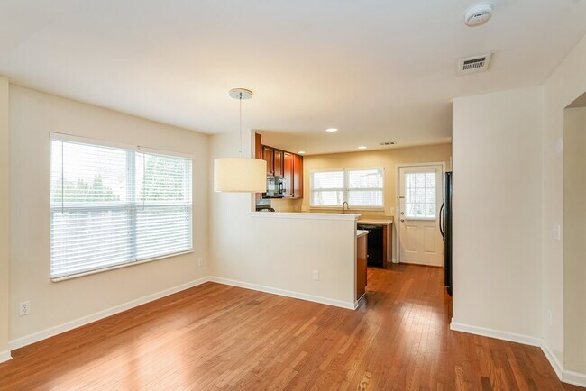 Building Photo - 2151 Erin Ln