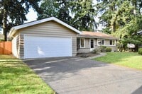 Building Photo - 3 bedroom in Bellevue WA 98006
