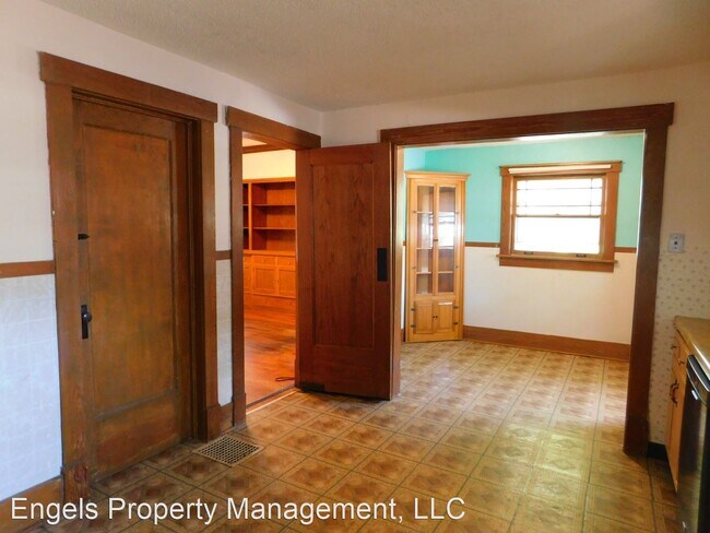 Building Photo - 5 br, 2 bath House - 524 W 4th