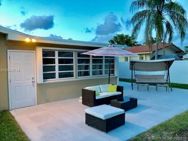 Building Photo - 216 SE 5th St