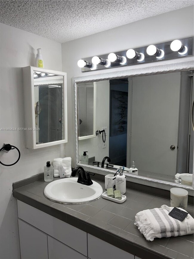 Building Photo - 20355 NE 34th Ct