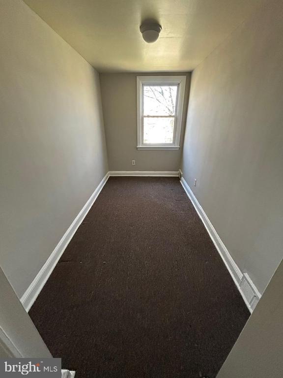 Building Photo - 330 W 21st St