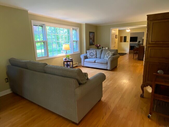 Building Photo - 25 Jade Tree Ln