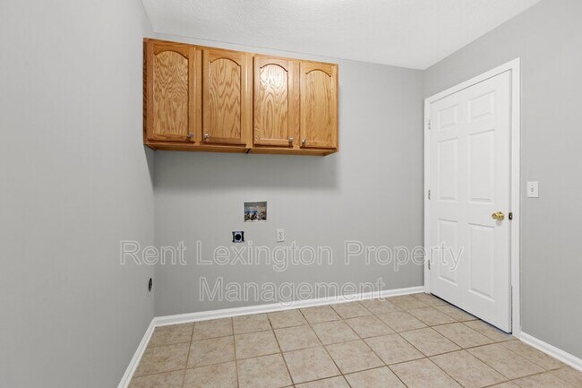 Building Photo - 1055 Duval St