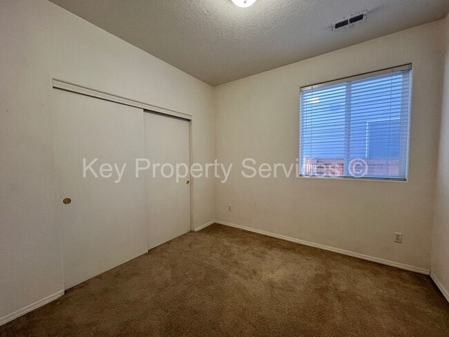 Building Photo - Westridge Ranch Across from Park!