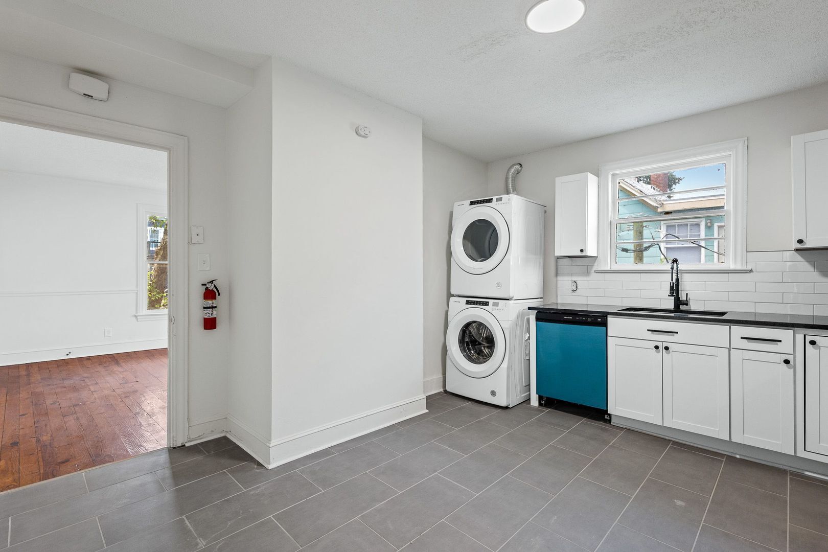 Building Photo - 209 N Spring St