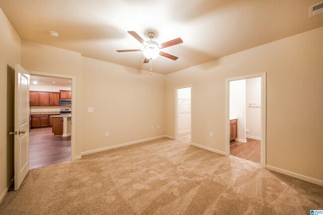 Building Photo - 670 Clover Cir