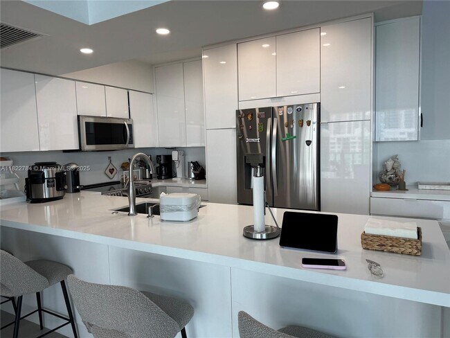 Building Photo - 2501 S Ocean Dr
