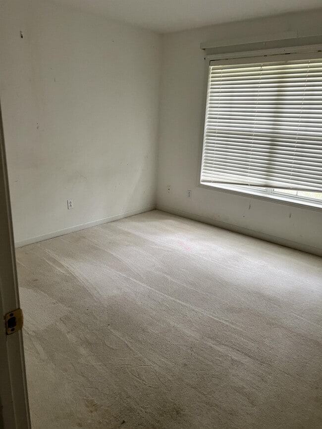 Building Photo - 2415 Stonewood Dr