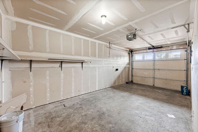 Building Photo - Invest LLC 4330