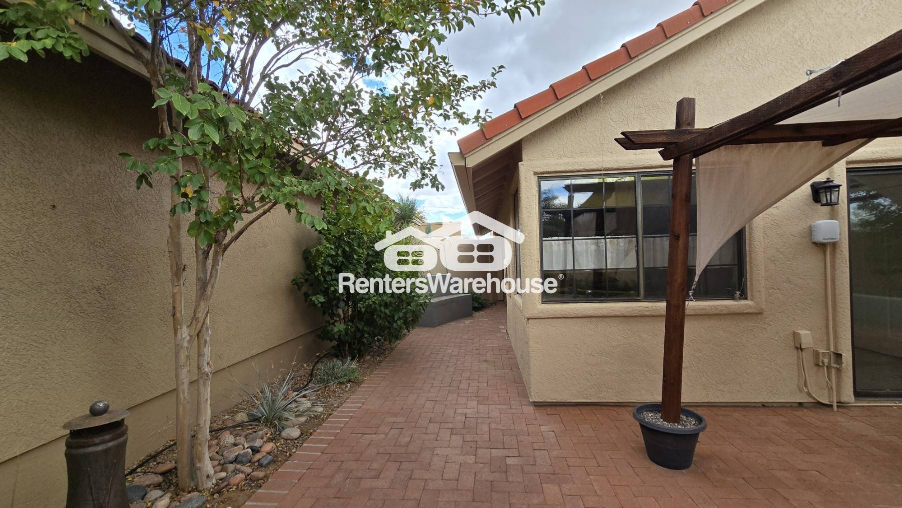 Building Photo - 311 E Suntree St