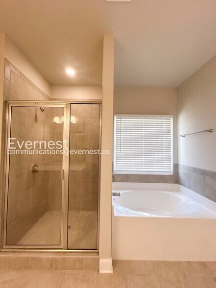 Building Photo - 8395 Loch Lomand Ln