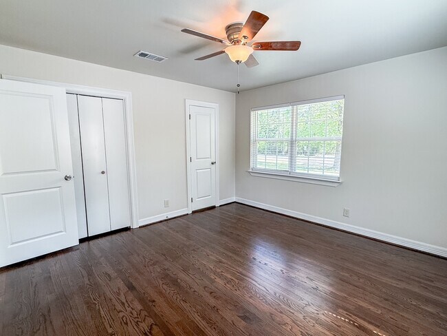 Building Photo - 7142 State Hwy 75 S