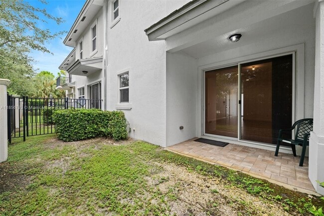 Building Photo - 6907 Pines Cir