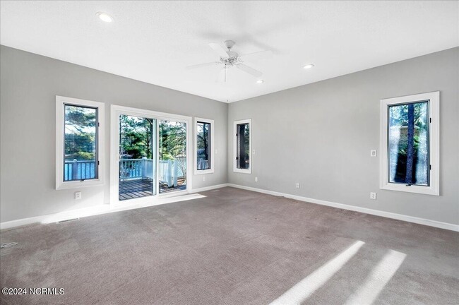 Building Photo - 11 Whisper Lake Dr