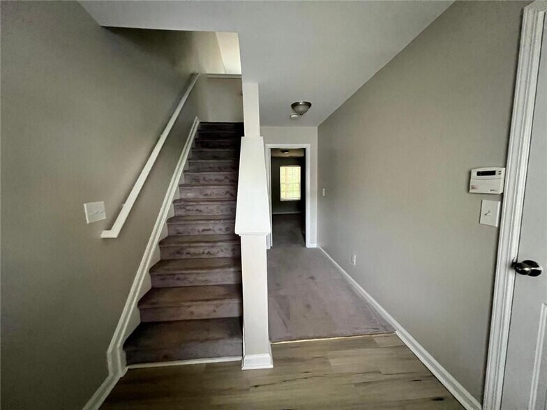 Building Photo - 6877 Slate Stone Way SE
