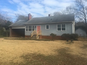 Building Photo - 114 Woodland Dr