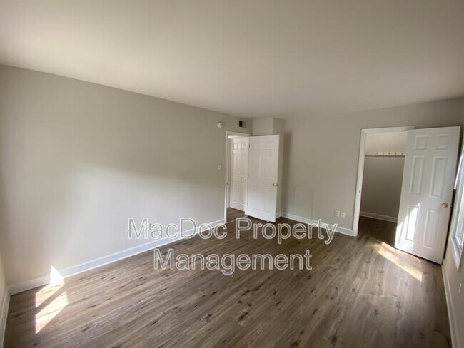 Building Photo - 105 Berry St
