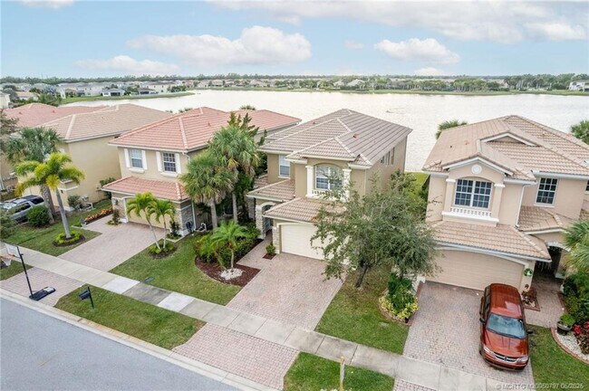 Building Photo - 979 NW Leonardo Cir