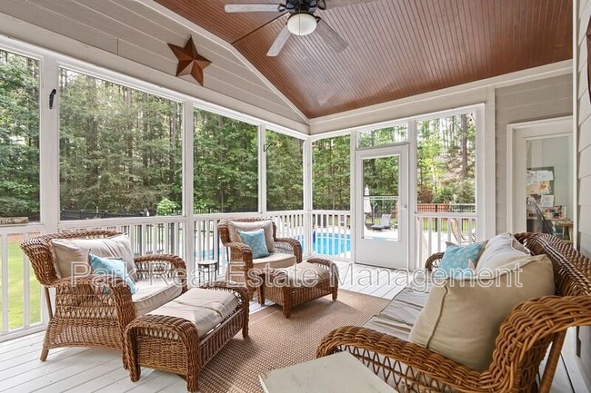 Building Photo - 215 Harrison Pond Dr