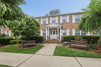 Building Photo - 364 E Ridgewood Ave
