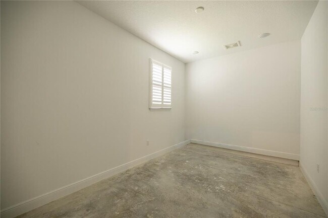 Building Photo - 5711 SW 78th Ave Rd