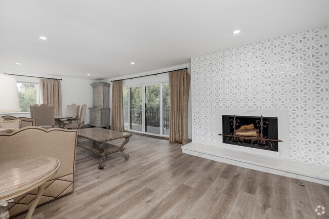 Primary Photo - 1408 Barry Ave