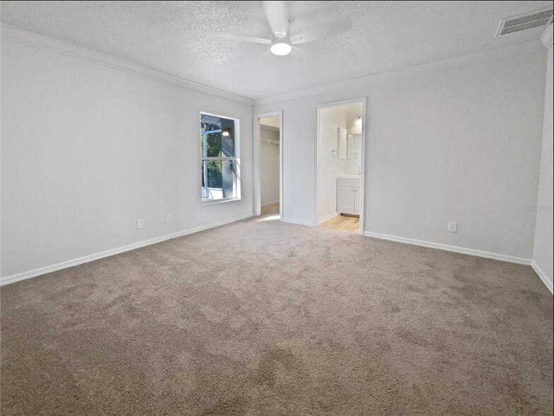 Building Photo - 3053 Draper Terrace